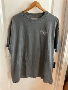M-22 - Men's Gray Dice Graphic Crewneck T-Shirt - Size X-Large